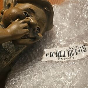 Comic Tree Peeker Figurine